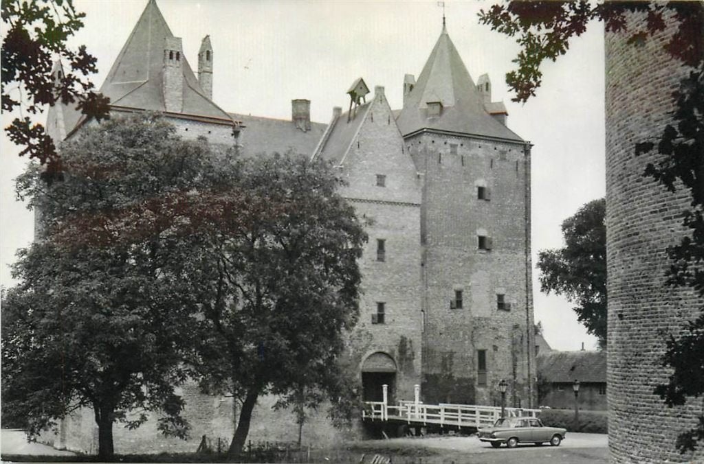 379-172-015 Gorinchem Slot Loevestein, Verzenden, Voor 1920, Zuid-Holland