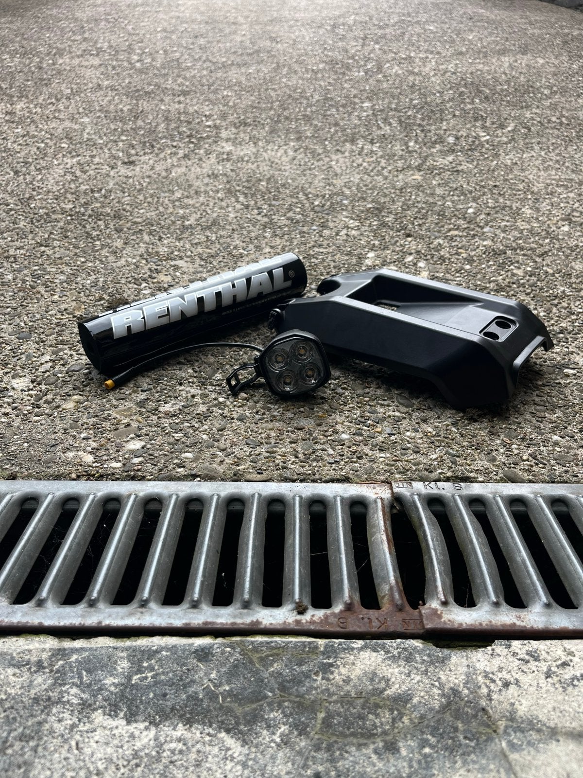 Renthal stuurrol, lampje en afdekkap fatbike of surron, Ophalen of Verzenden, Gebruikt