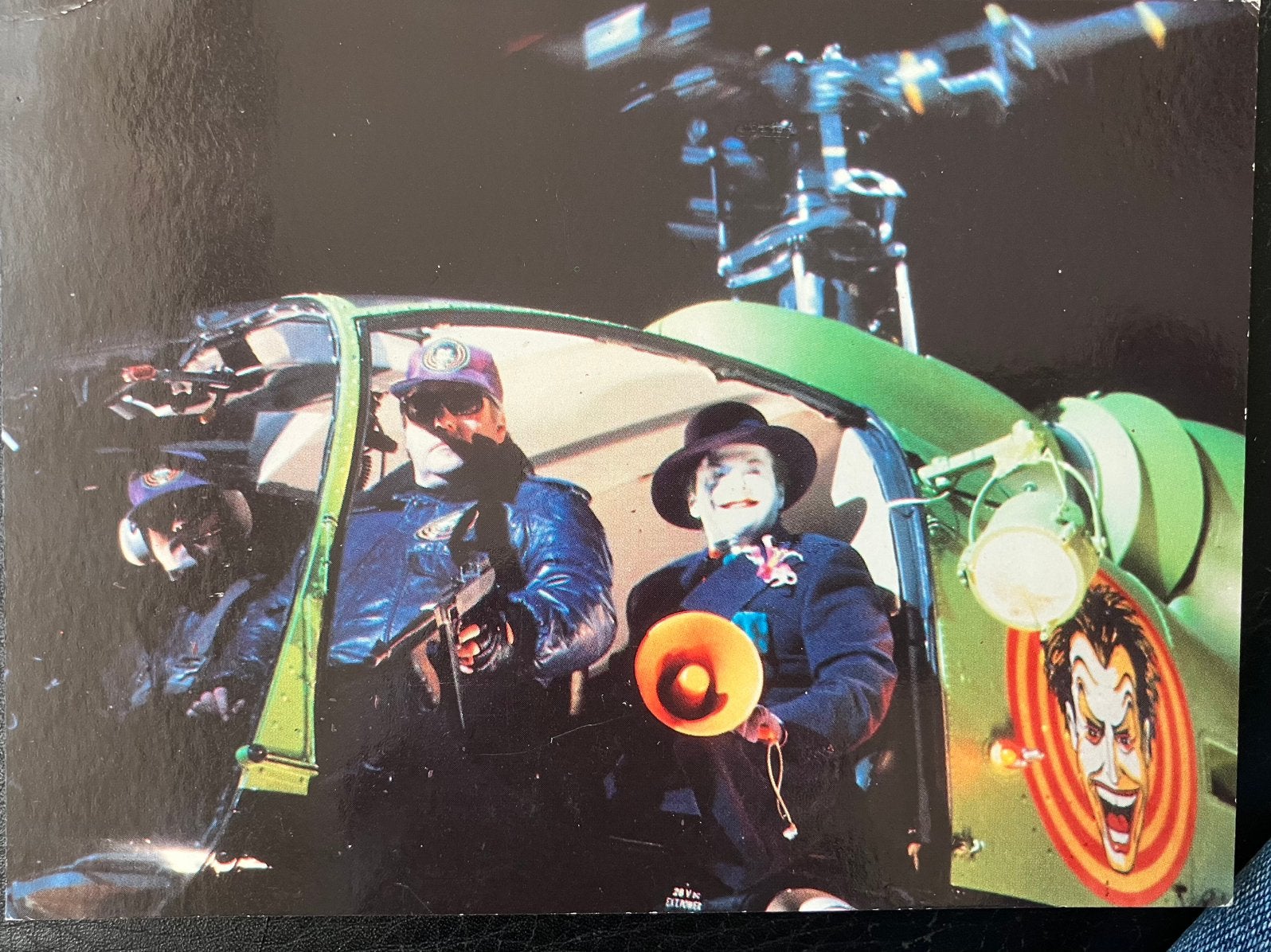 Ansichtkaart Batman met de Joker in Helicopter kaart uit1989, Ophalen of Verzenden, 1980 tot heden, Ongelopen, Sterren en Beroemdheden