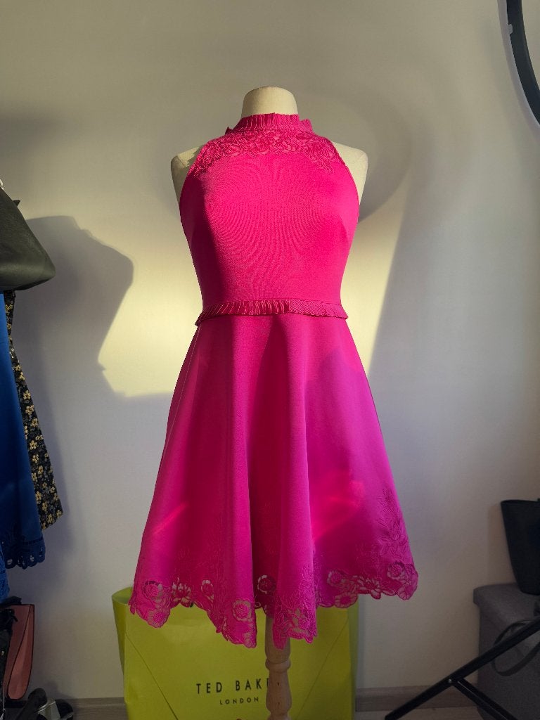 Ted Baker roze jurk Zaffron kant zakken - Maat 2 (36/38), Kleding | Dames, Jurken, Ophalen of Verzenden, Zo goed als nieuw, Roze