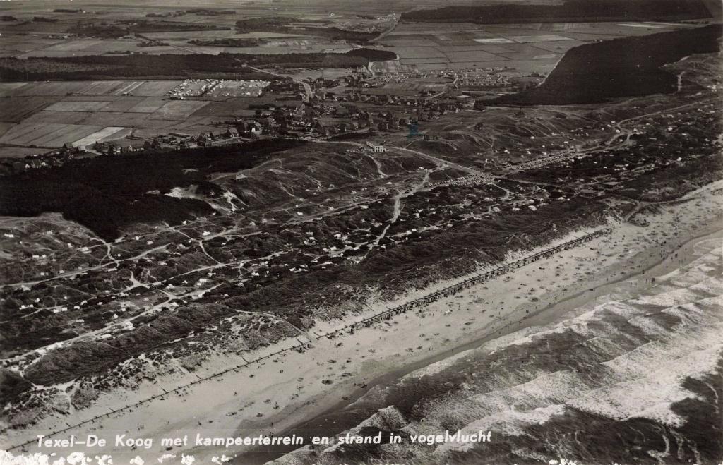 De Koog Texel Strand en Kampeerterrein in Vogelvlucht OM189, Ophalen, 1960 tot 1980, Gelopen, Waddeneilanden