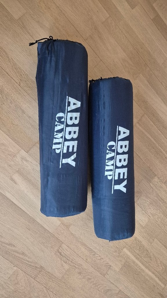2 Abbey Camp slaapmatten met opberghoes (196x68 cm), Caravans en Kamperen, Slaapmatten, Ophalen, Gebruikt, 1-persoons