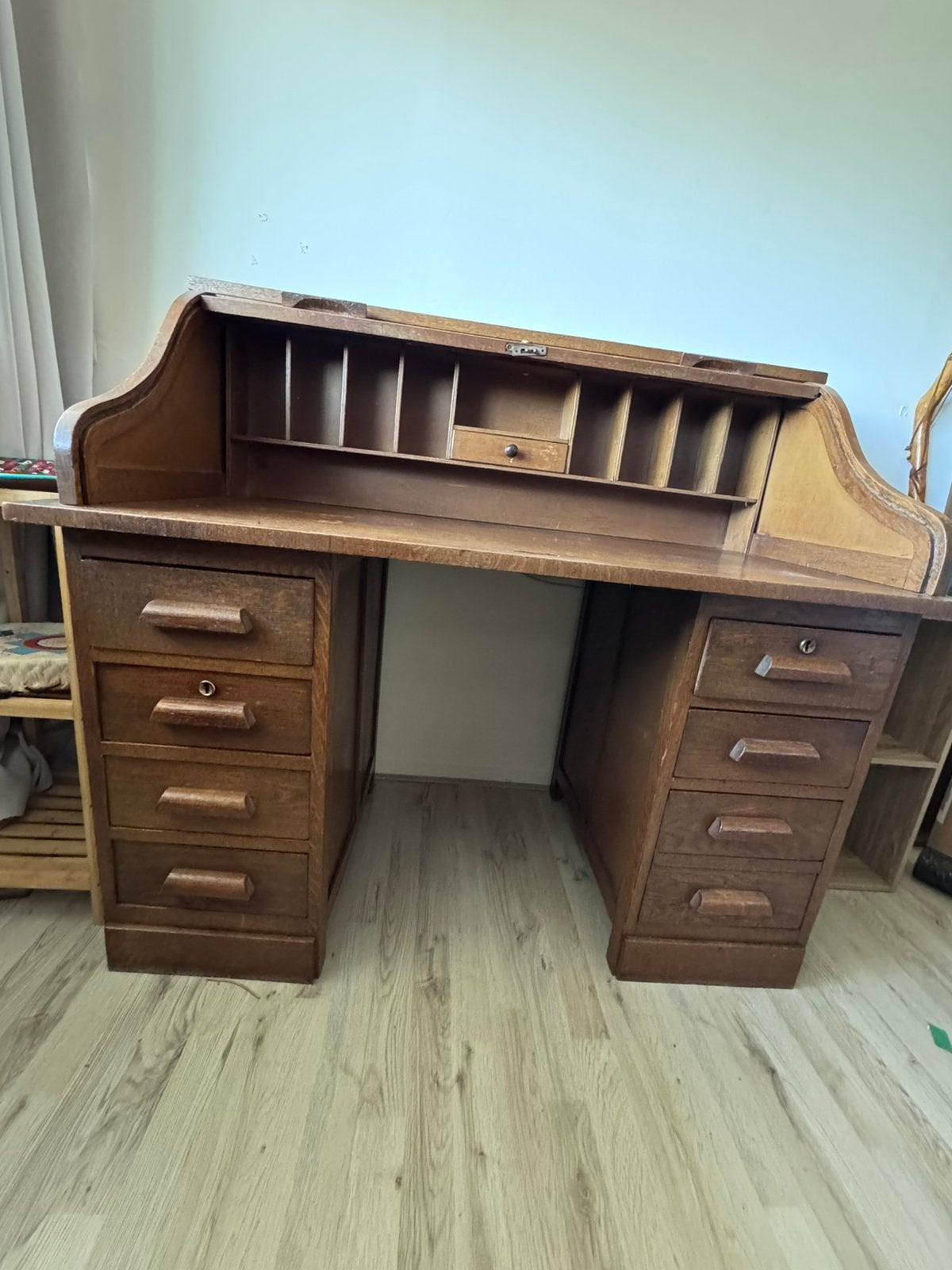 Vintage houten rolluikbureau, Ophalen