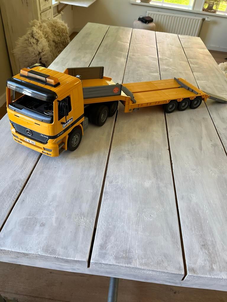 Bruder Mercedes-Benz Actros Vrachtwagen met Oplegger, Kinderen en Baby's, Speelgoed | Speelgoedvoertuigen, Ophalen of Verzenden