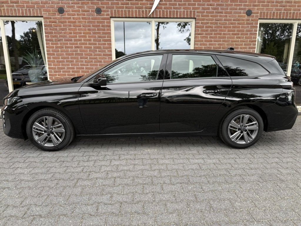 Peugeot 308 SW 1.2 PT Act. Pack Bns NAVI / CARPLAY / ANDROID, Auto's, Stof, Zwart, Origineel Nederlands, Handgeschakeld