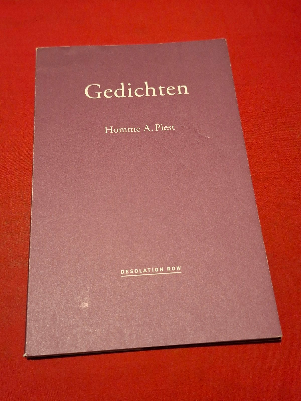 Gedichten.  Hommes A. Piest. genummerd exemplaar. nr 117/400, Ophalen of Verzenden, Gelezen
