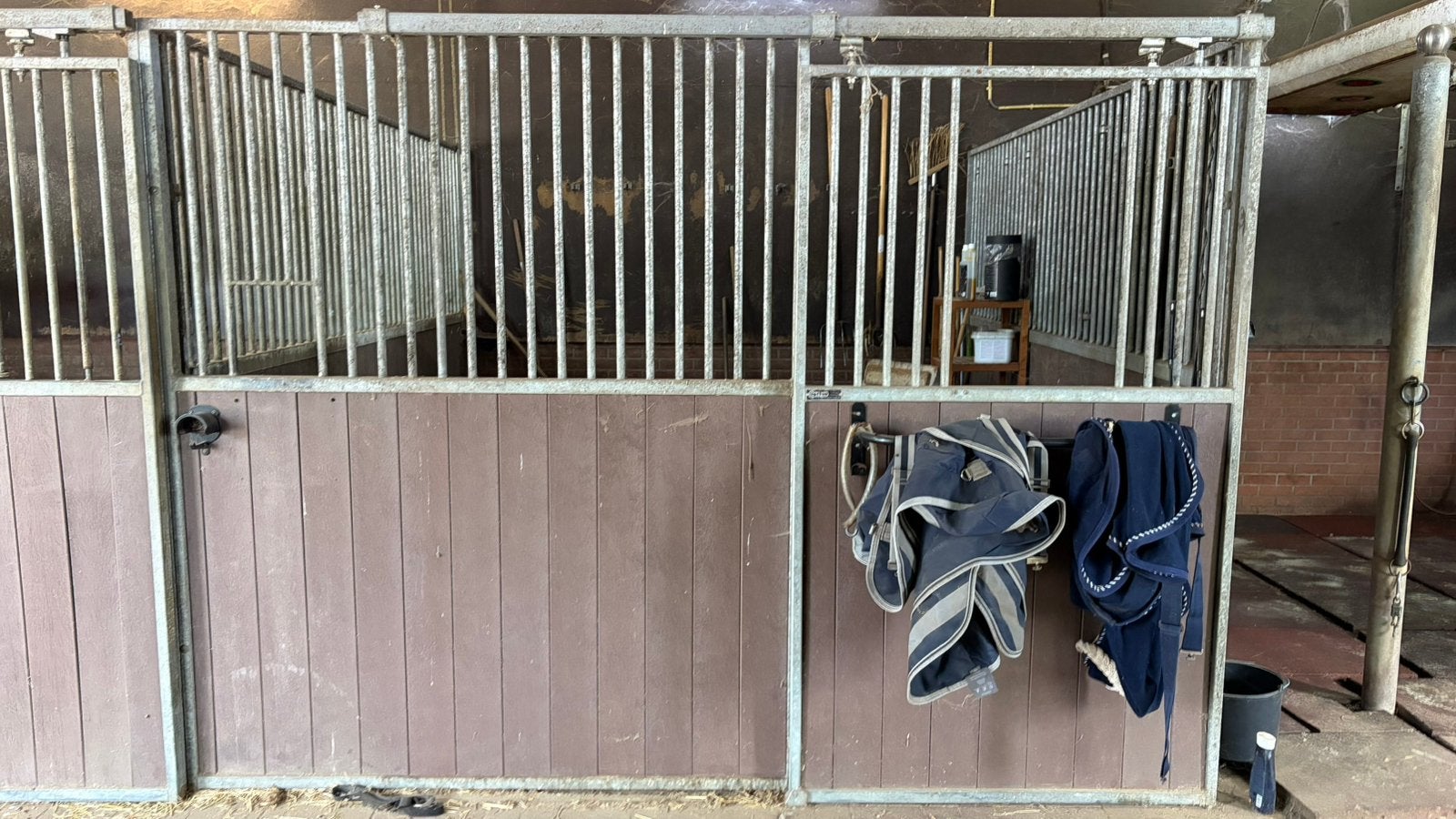 Stalwanden: 2,5m half tralie; 3m schuifdeur; meer zie txt, Dieren en Toebehoren, Stalling en Weidegang