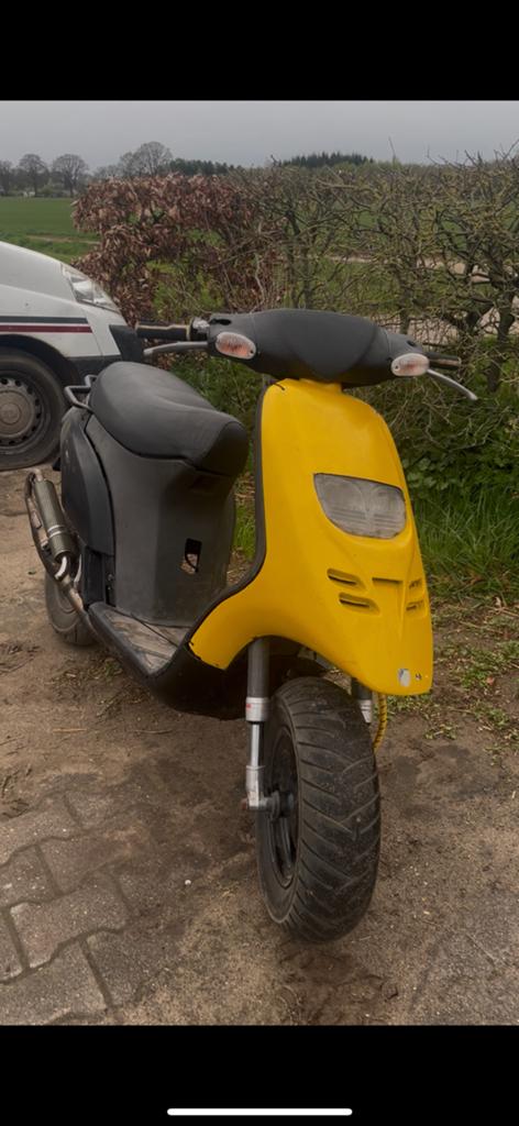 Piaggo typhoon 70cc stage 3, Fietsen en Brommers, Scooters | Piaggio, Zo goed als nieuw, Overige modellen, Maximaal 25 km/u, Tweetakt
