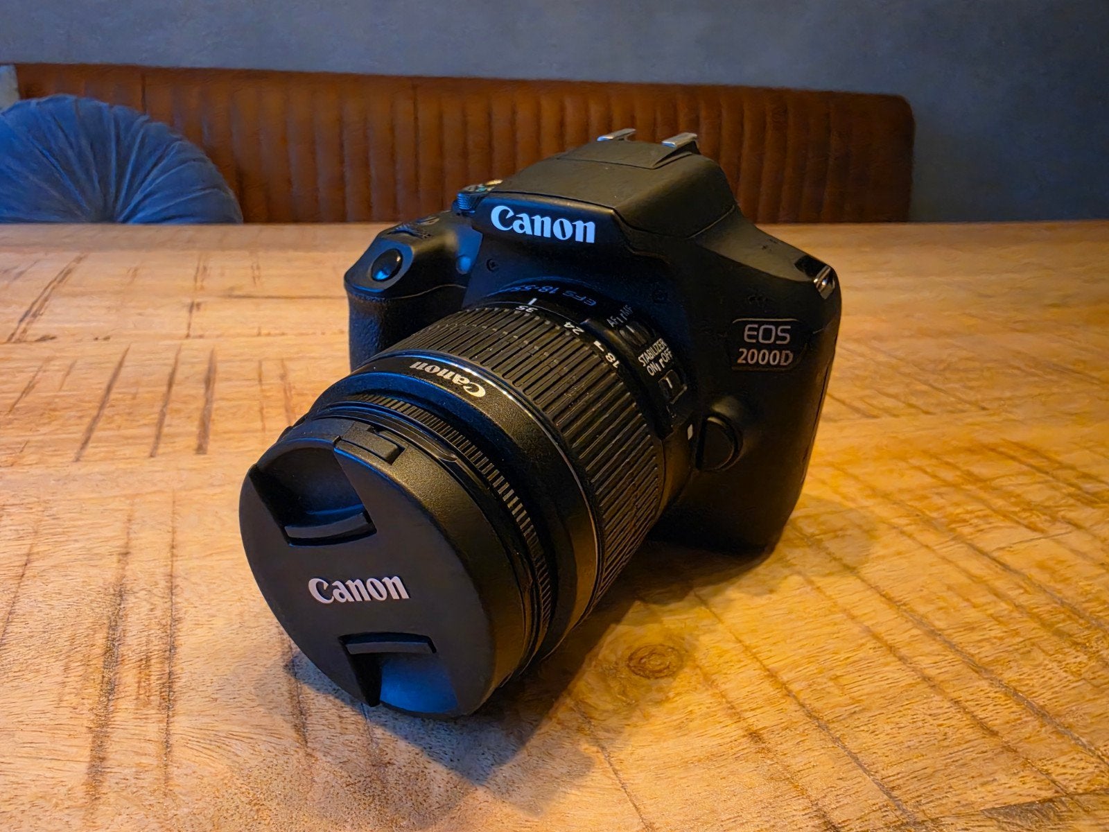 Canon EOS 2000D inclusief Canon EFS 18-55mm lens., Beeldstabilisatie, Spiegelreflex, Ophalen of Verzenden, Zo goed als nieuw