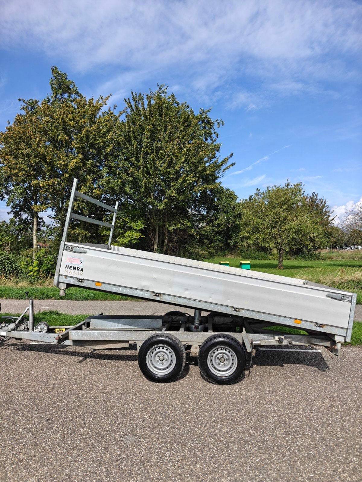 Henra 3 zijdige kipper aanhanger 3500KG met rijplaten, Auto diversen, Ophalen of Verzenden, Zo goed als nieuw