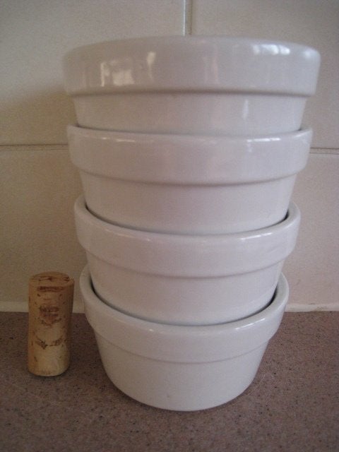 4 vuurvaste witte ovenschaaltjes, diameter 9cm, Ophalen, Gebruikt, Bord(en), Overige stijlen