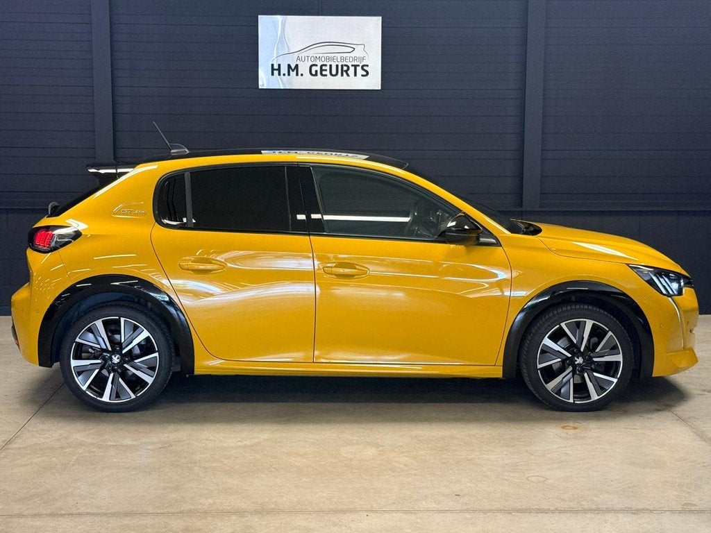 Peugeot 208 1.2 PureTech GT-Line Automaat | 131pk | Camera |, Gebruikt, 1199 cc, 1133 kg, Bedrijf