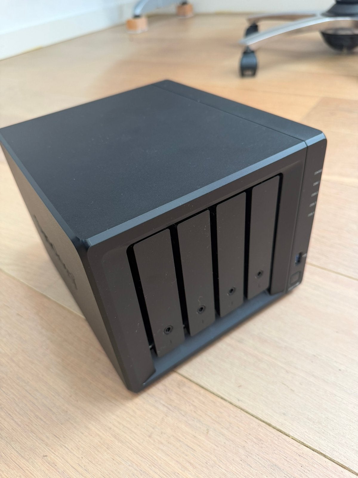 Synology DS918+ - 24TB (4x6) - 16 Gb Dual Channel RAM - Stil, Computers en Software, NAS, Ophalen of Verzenden, Zo goed als nieuw