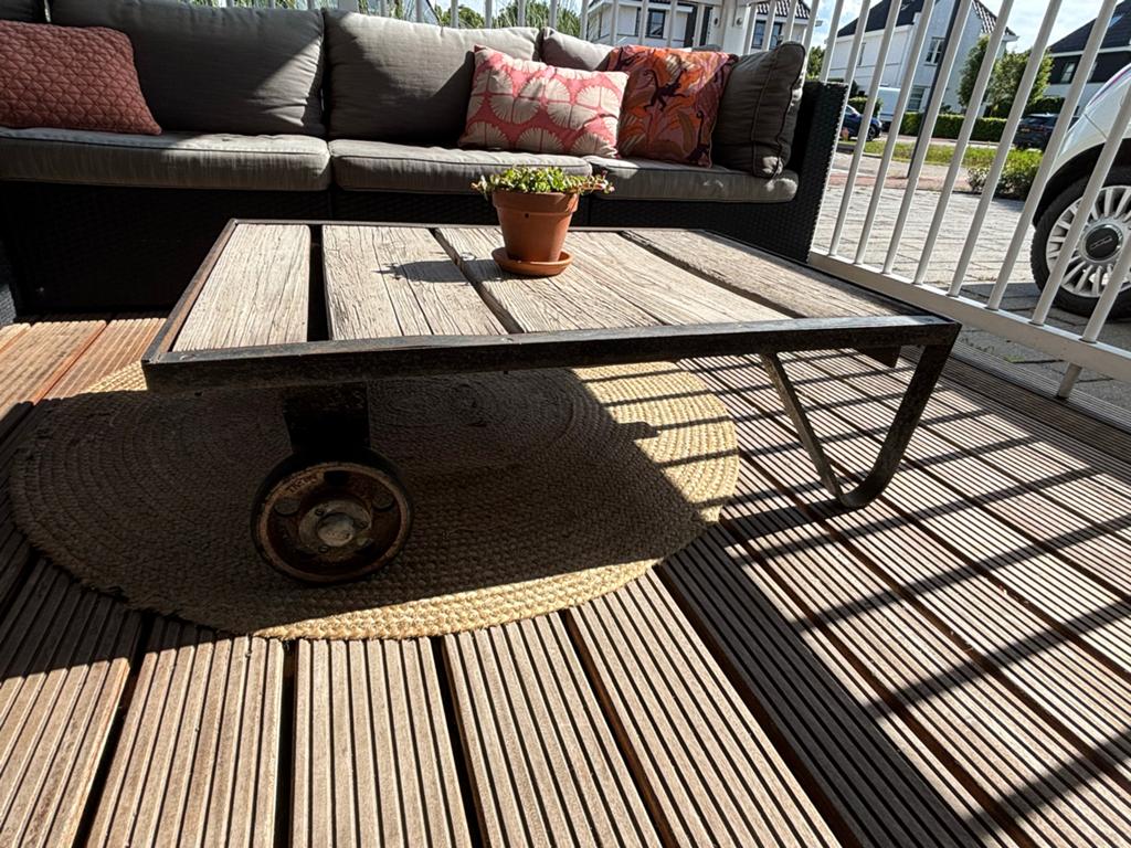 Robuuste Industriële Salontafel met Wielen, Huis en Inrichting, Tafels | Salontafels, Ophalen, Gebruikt, 100 tot 150 cm, 50 tot 100 cm