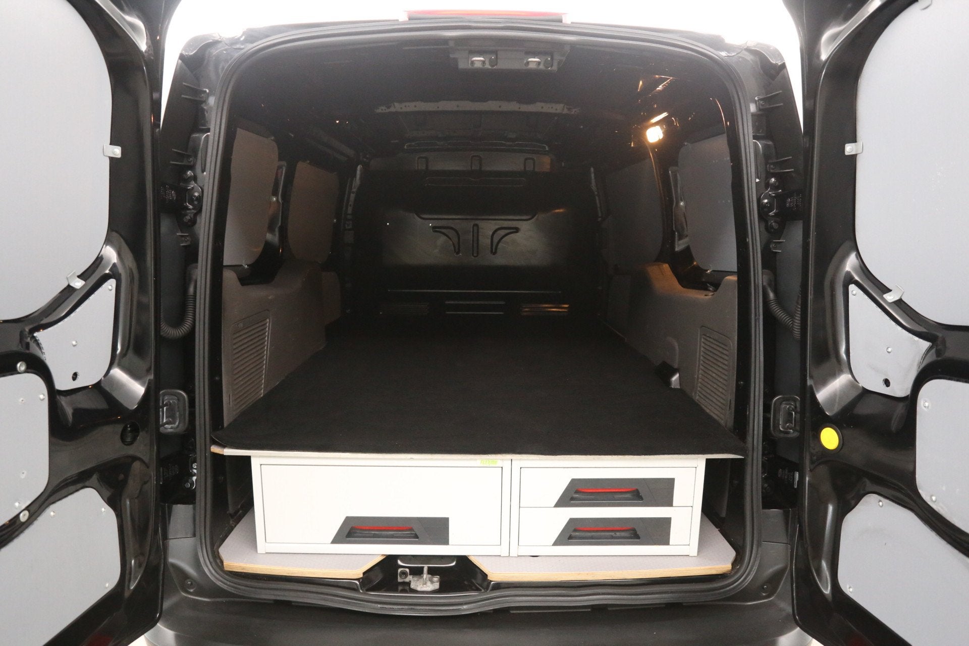 Ford Transit Connect Ecoboost L2 100PK | Benzine | Clima | C, Auto's, Bestelauto's, Voorwielaandrijving, Gebruikt, Euro 6, Zwart