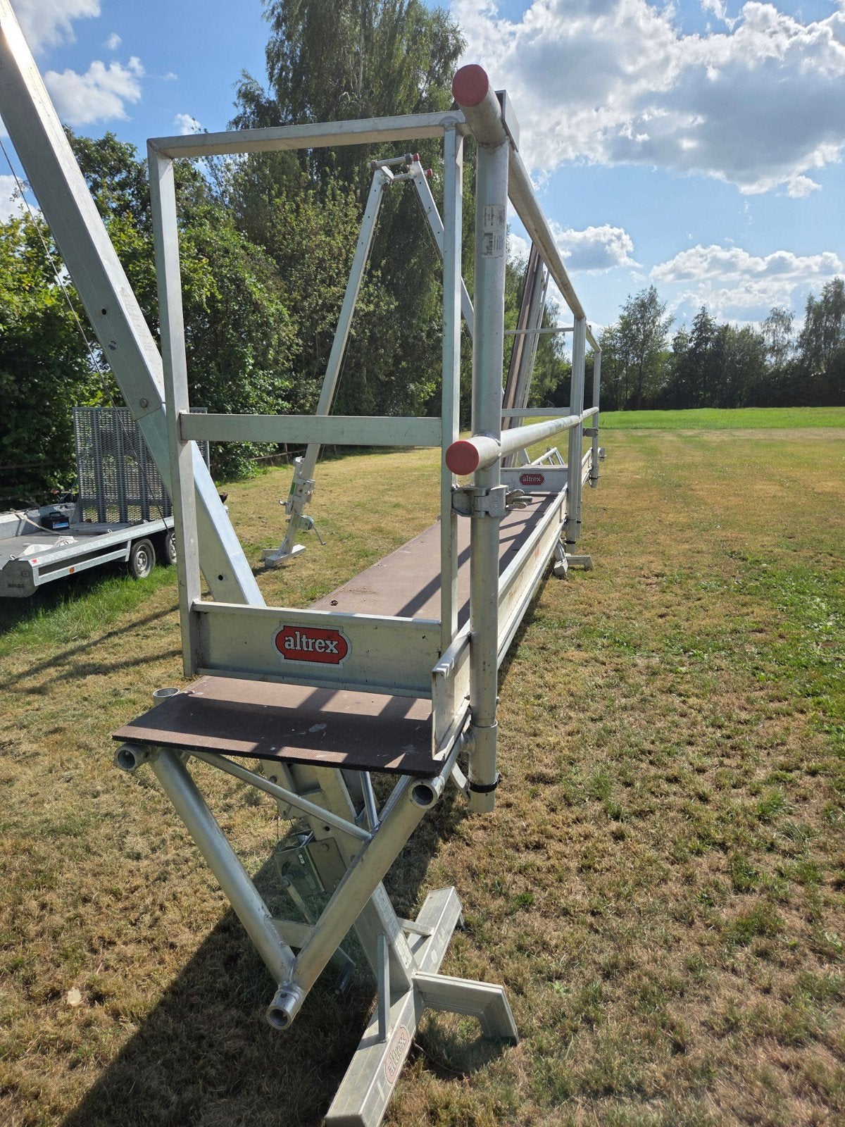 Tekoop triangel brug Altrex, Doe-het-zelf en Verbouw, Steigers, Ophalen, Zo goed als nieuw, Overige typen, Minder dan 2 meter