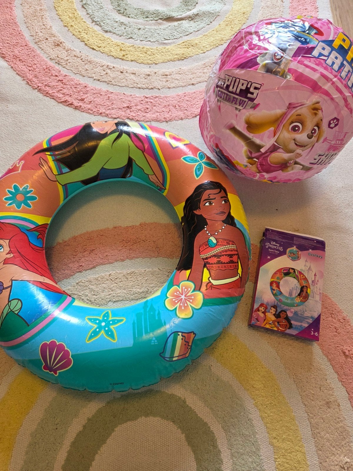 Disney prinsessen zwemband 56 cm met paw patrol skye strandb, Ophalen of Verzenden, Zo goed als nieuw