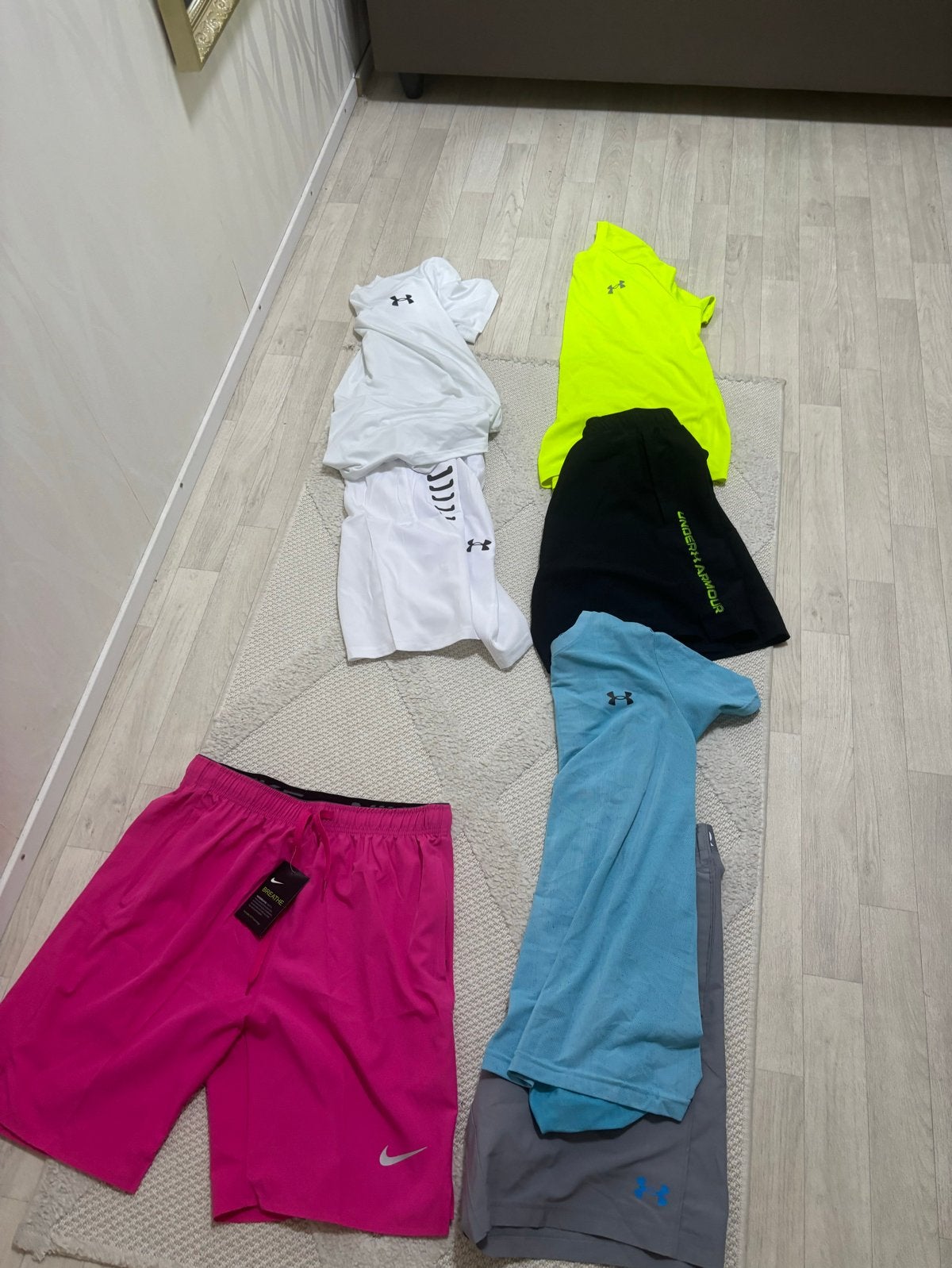 Under Armour zomersetjes in diverse maten, Fitness, Overige maten, Zo goed als nieuw, Meerkleurig