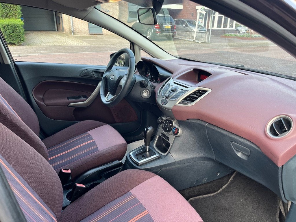 Ford FIESTA 1.4 GHIA AUTOMAAT 5-DEURS / AIRCO / RADIO-CD / E, 15 km/l, Fiësta, 550 kg, 900 kg