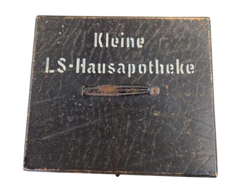 a german ww2 first aid kit " Luftschutz", Verzamelen, Ophalen of Verzenden, Amerika, Overige typen