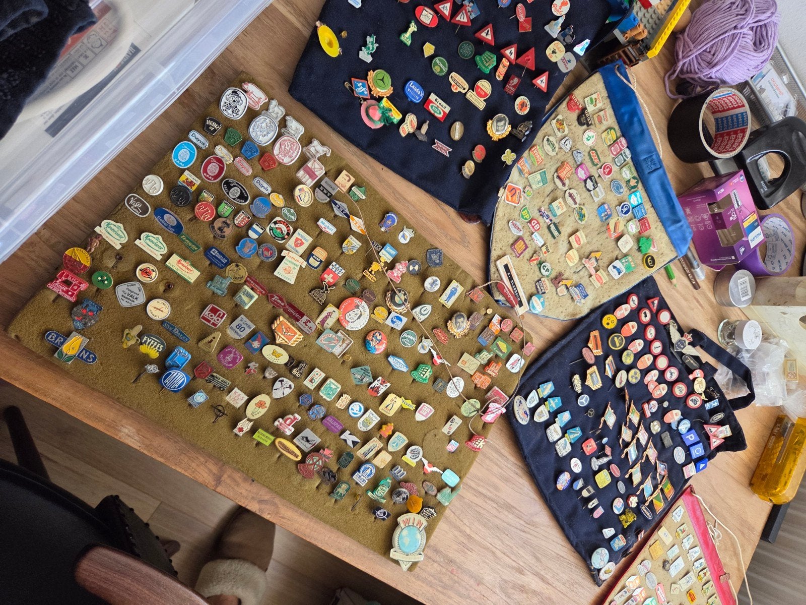 Grote collectie vintage speldjes en pins, Ophalen of Verzenden, Gebruikt, Overige onderwerpen, Speldje of Pin