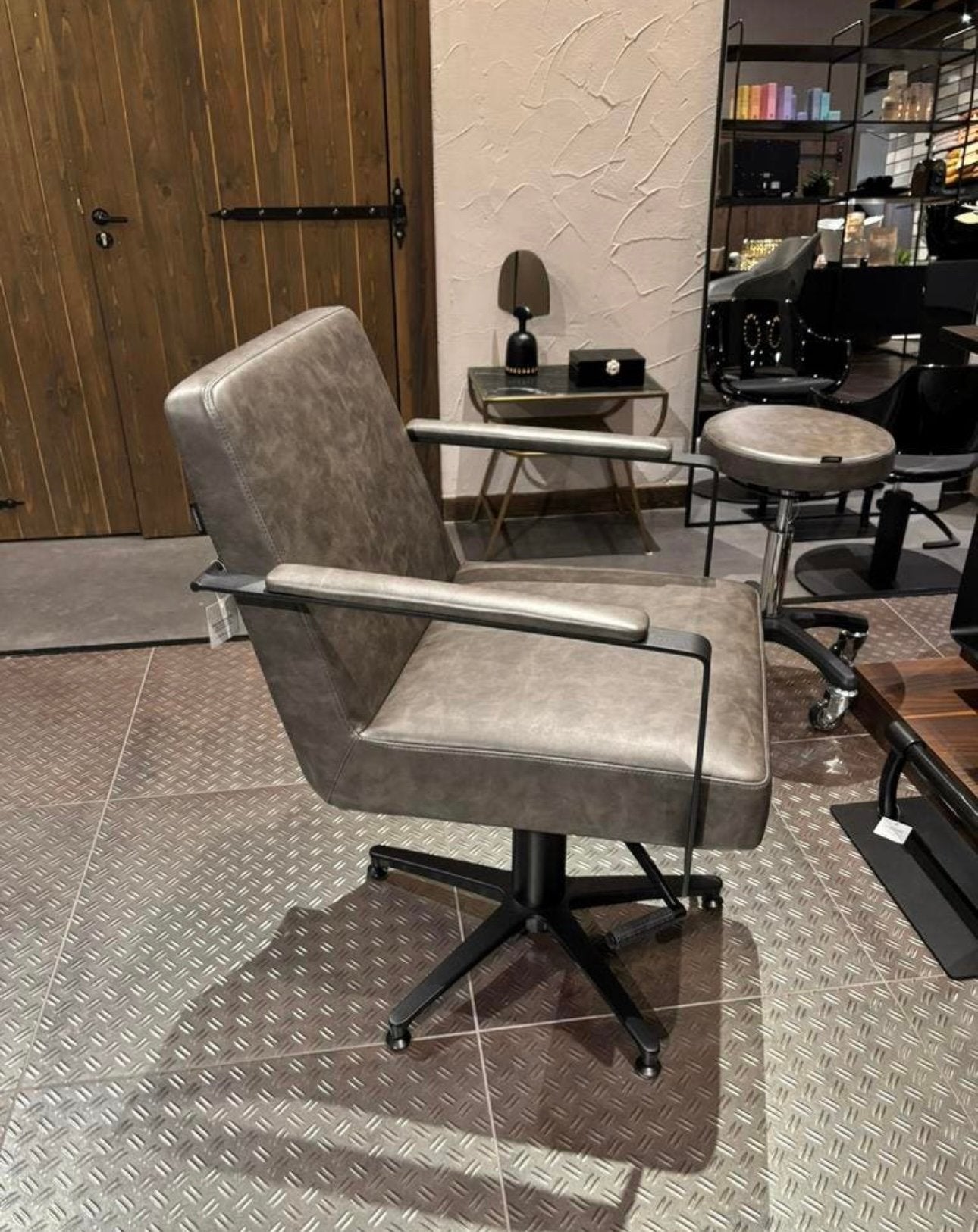 5 kapperstoelen met pomp (1,5jaar gebruikt!), Ophalen, Zo goed als nieuw