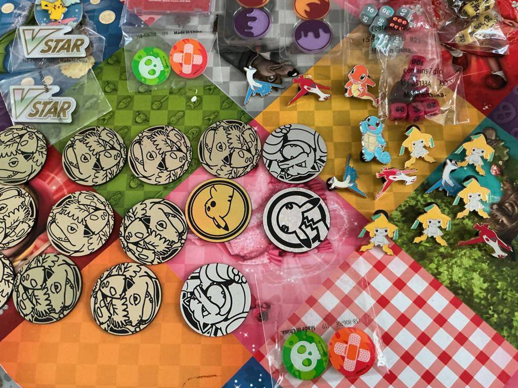 Pokémon TCG Accessoires: Dobbelstenen, Tokens & Deck Box, Plus, Ophalen of Verzenden