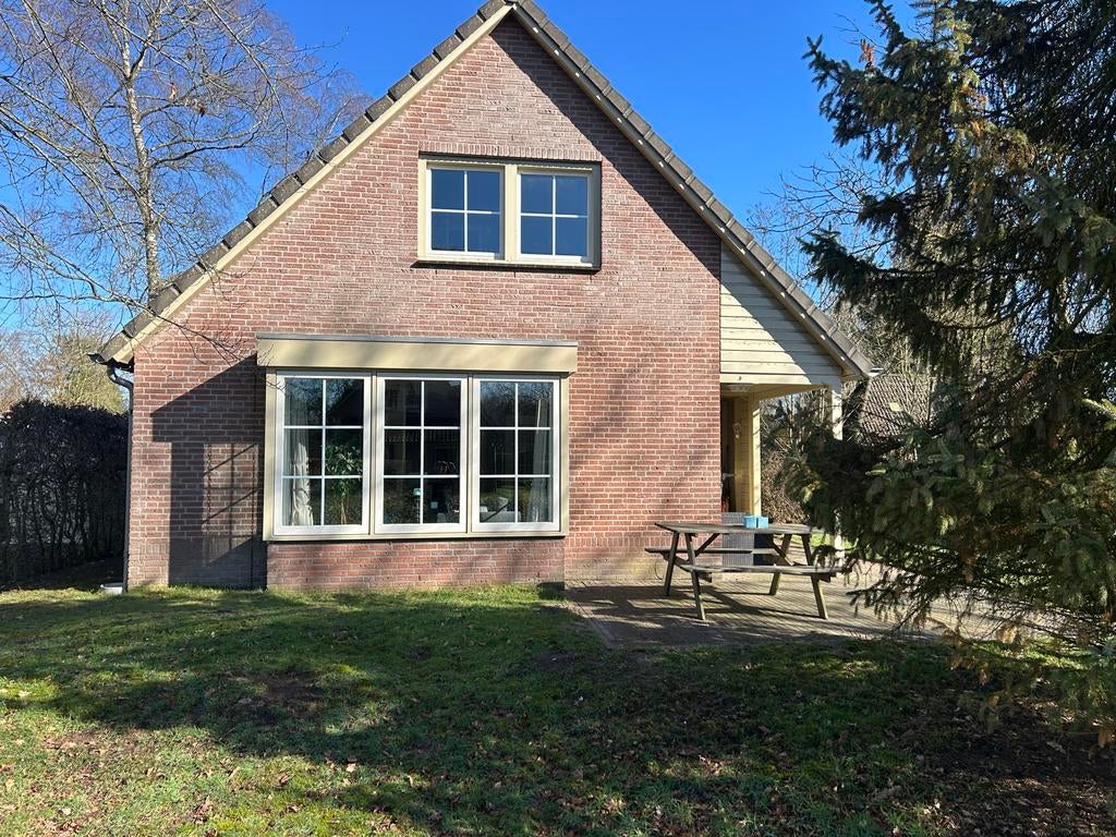 Vrijstaande woning in een bosrijke woonwijk, instapklaar, Huizen en Kamers, Huizen te koop, 200 tot 500 m², Noord-Brabant, Vrijstaande woning