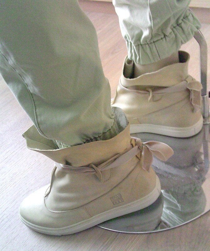 Walk in the park beige korte ZGAN leren laarsjes 39, Kleding | Dames, Verzenden, Beige, Lage of Enkellaarzen, Zo goed als nieuw