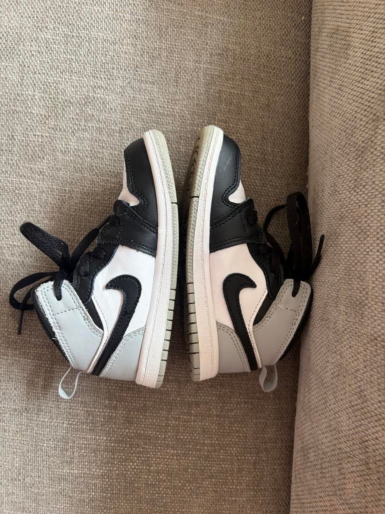 Nike Air Jordan 1 Mid Baby Sneakers Zwart/Wit/Grijs, Ophalen of Verzenden, Zo goed als nieuw, Jongen of Meisje, Schoenen