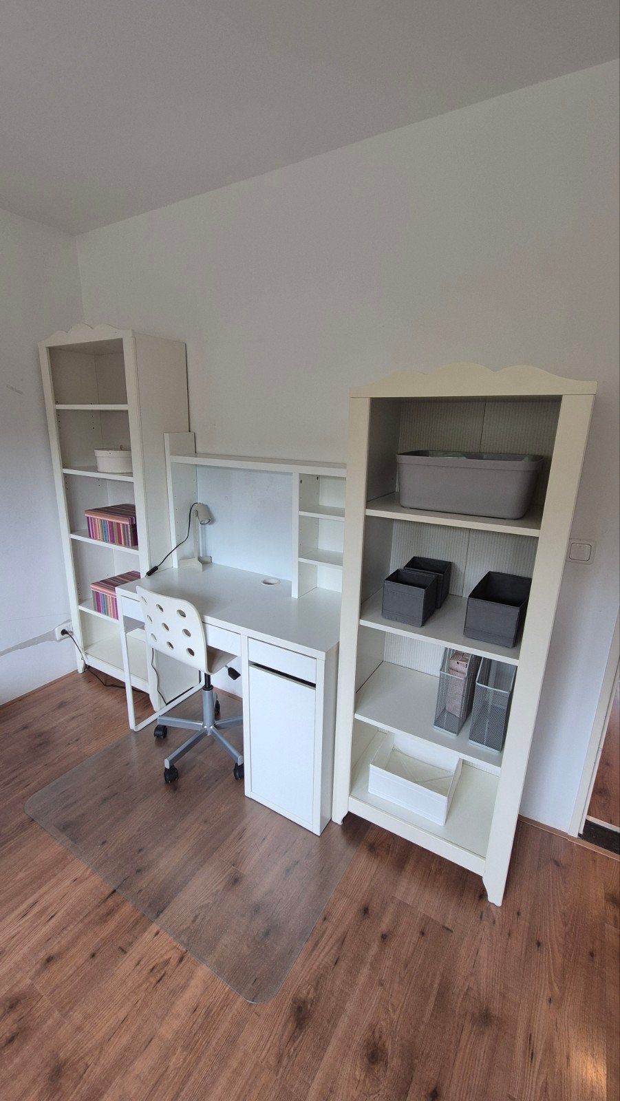 Kastencombinatie met bureau en bureaustoel, Ophalen, Opbergruimte, Gebruikt, Spaanplaat of MDF