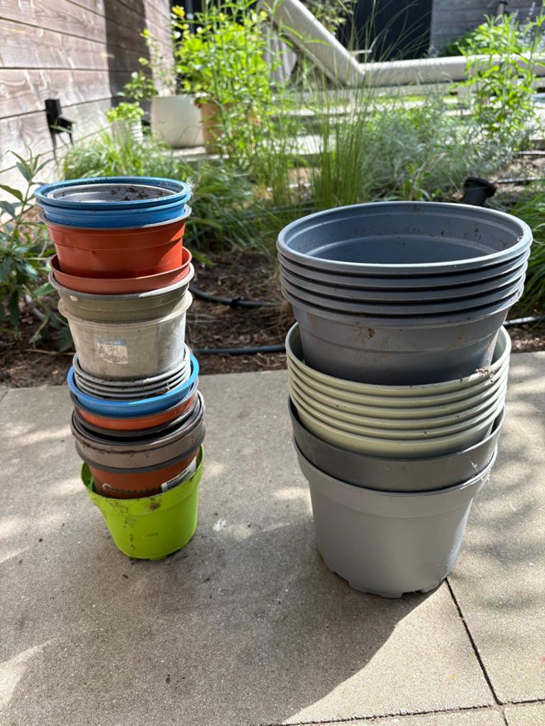 Diverse plastic bloempotten - set van 15 stuks, Tuin en Terras, Kunststof, Gebruikt, Rond, Binnen