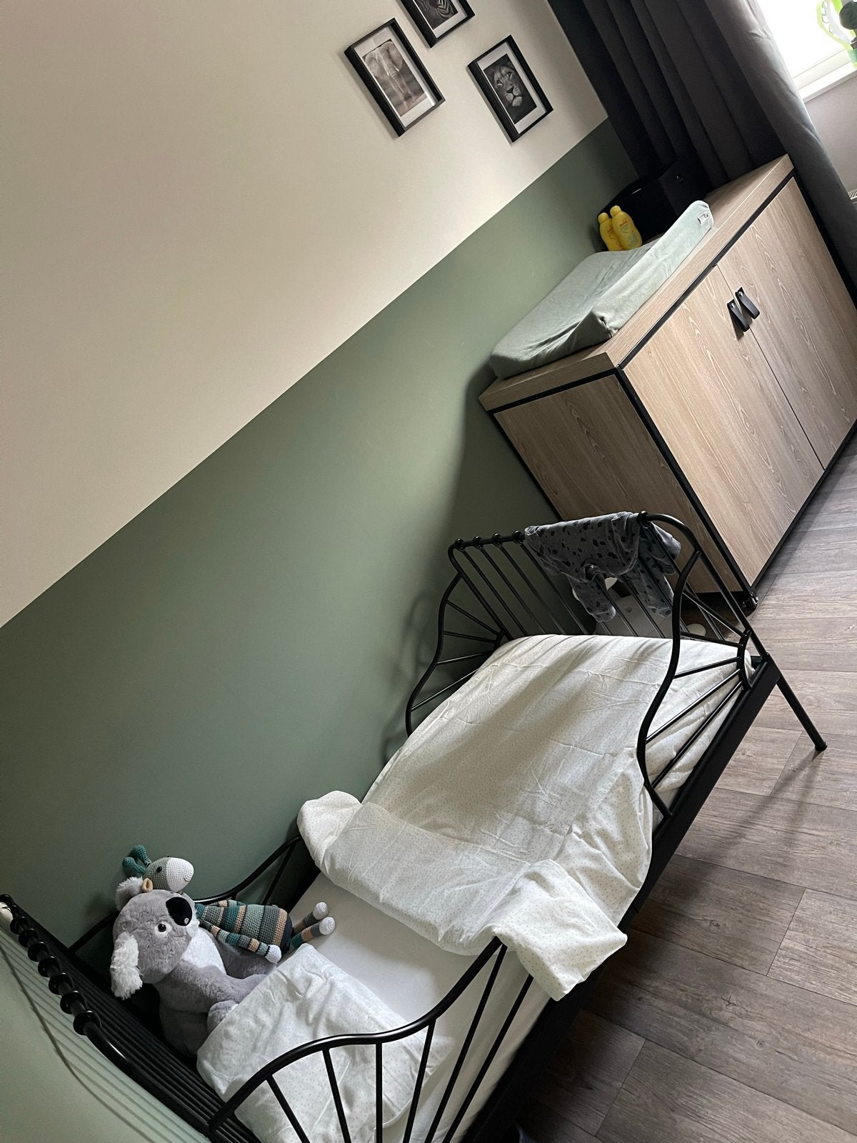 Zwart metalen kinderbedje/peuterbed, Ophalen, Gebruikt, 70 tot 85 cm, 140 tot 160 cm