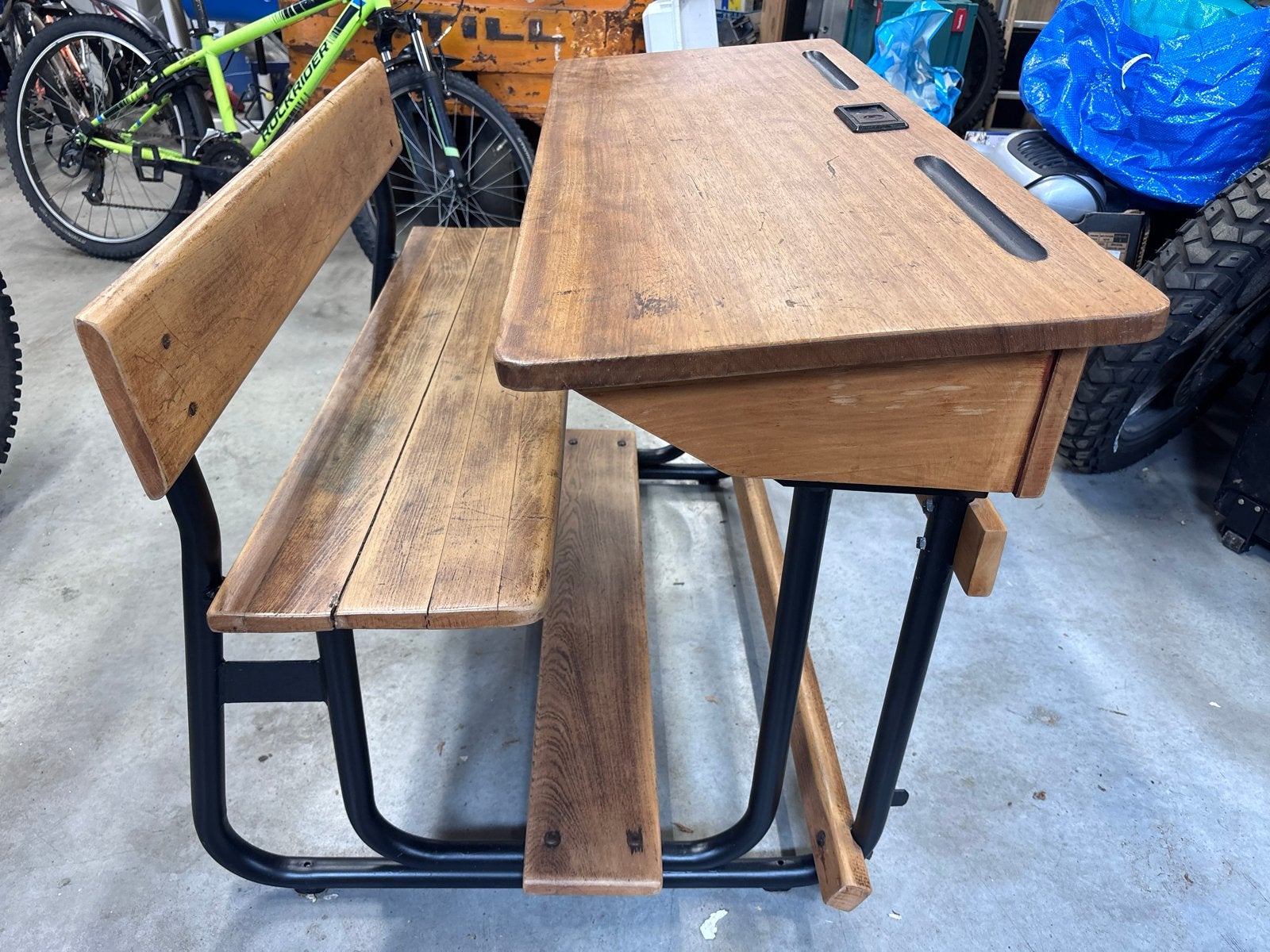 Vintage schoolbankje met bankje - Hout en metaal, Antiek en Kunst, Ophalen