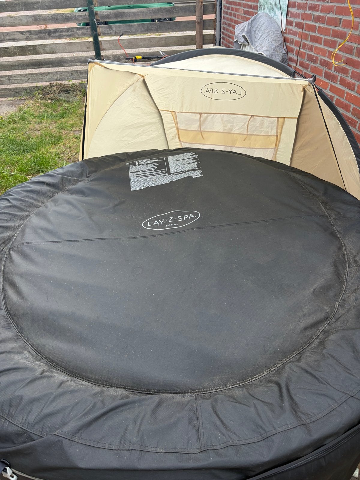 Jacuzzi LAY-Z-SPA miami, Ophalen of Verzenden, Zo goed als nieuw, Afdekzeil, Opblaasbaar