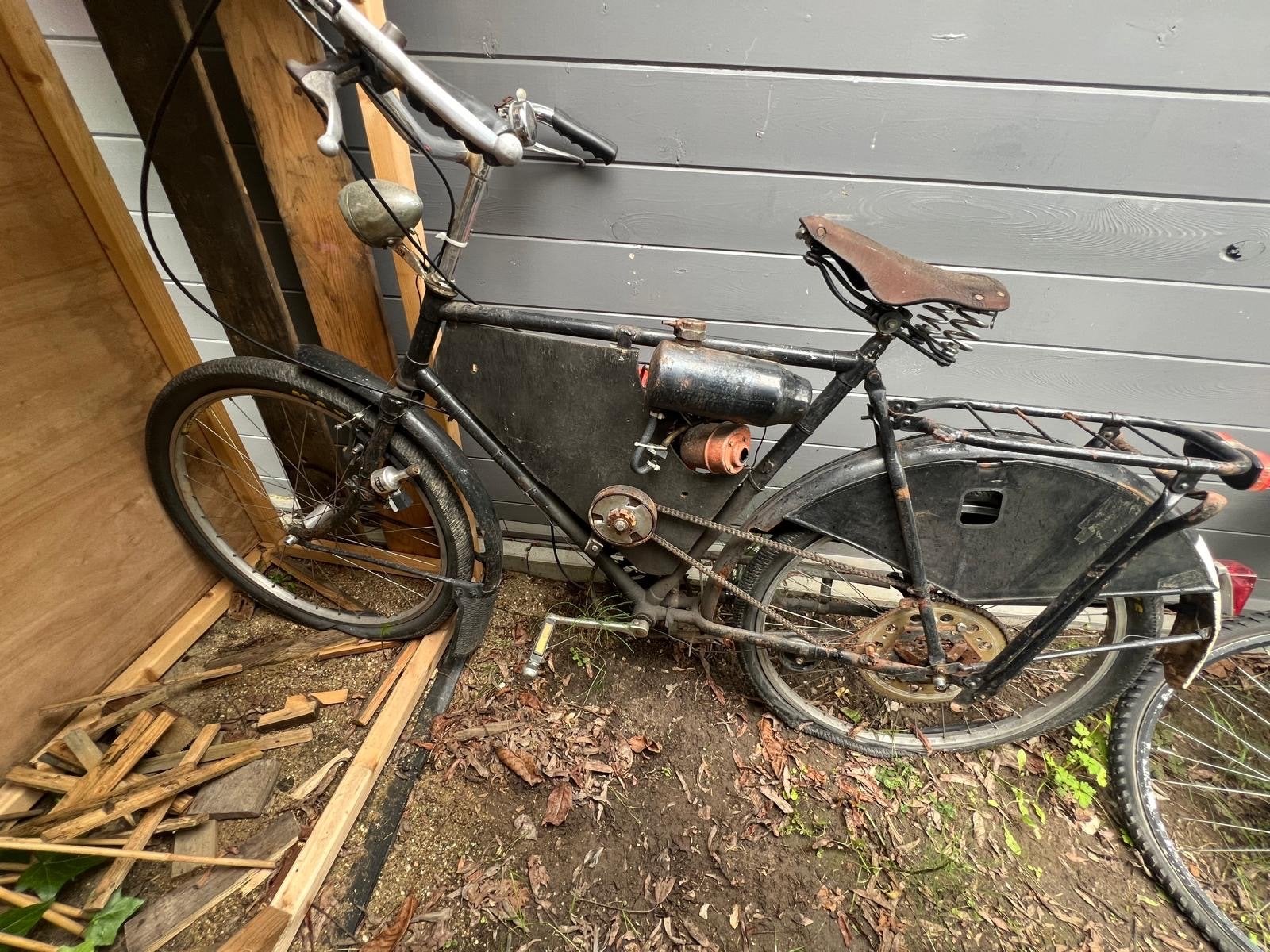 2 motorfietsen: Bakfiets Honda GX35 & Briggs & Stratton, Ophalen, Gebruikt