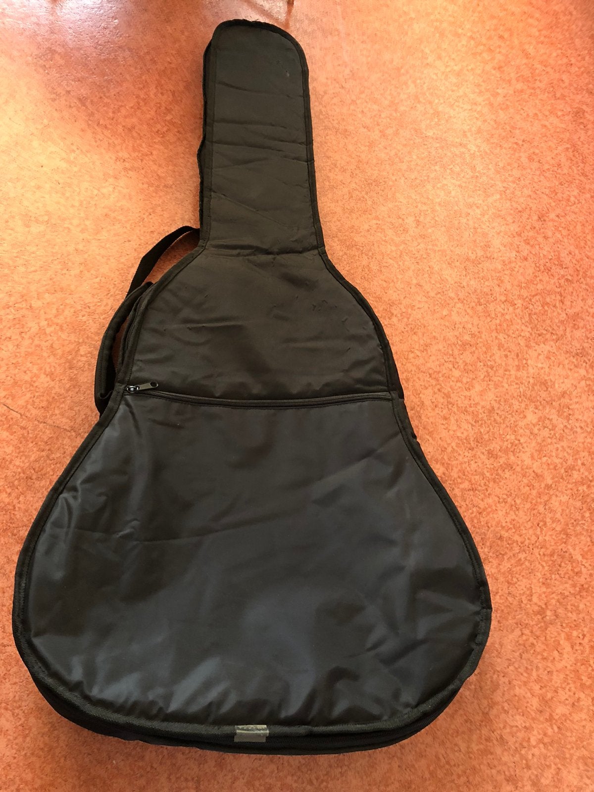 Stevige gevoerde gitaartas, met wat gebruikssporen, Ophalen, Gebruikt, Akoestische gitaar