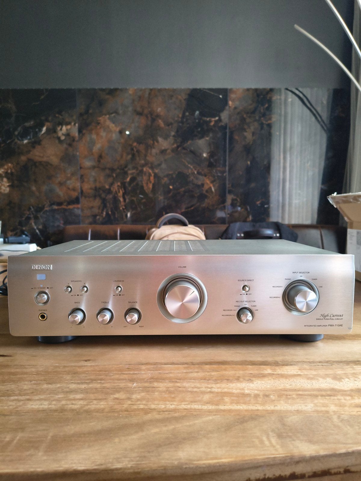 Denon PMA-710AE Versterker – Zilver – Front als nieuw!, Gebruikt, Denon, Ophalen of Verzenden, 60 tot 120 watt