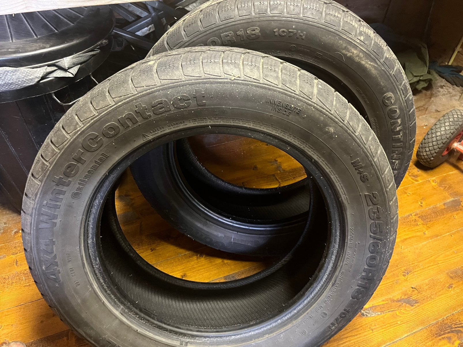 Continental winterbanden 235-60-18 (4*4). 5.5 mm profiel, Auto-onderdelen, Banden en Velgen, 18 inch, 235 mm, Band(en), Winterbanden