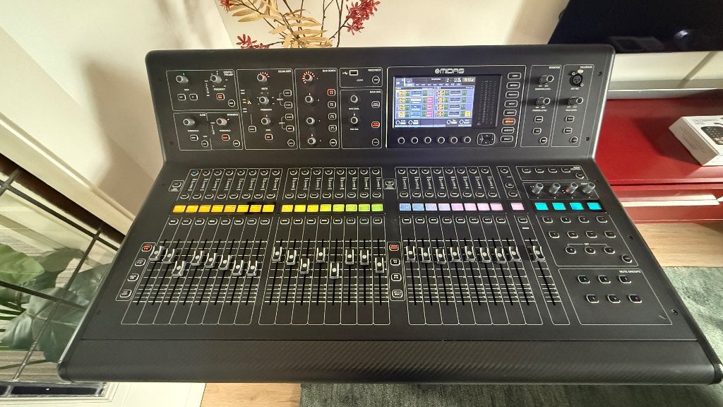 Midas M32 Digitale Mengtafel - in goede staat, Ophalen, Gebruikt, 20 kanalen of meer, Microfooningang