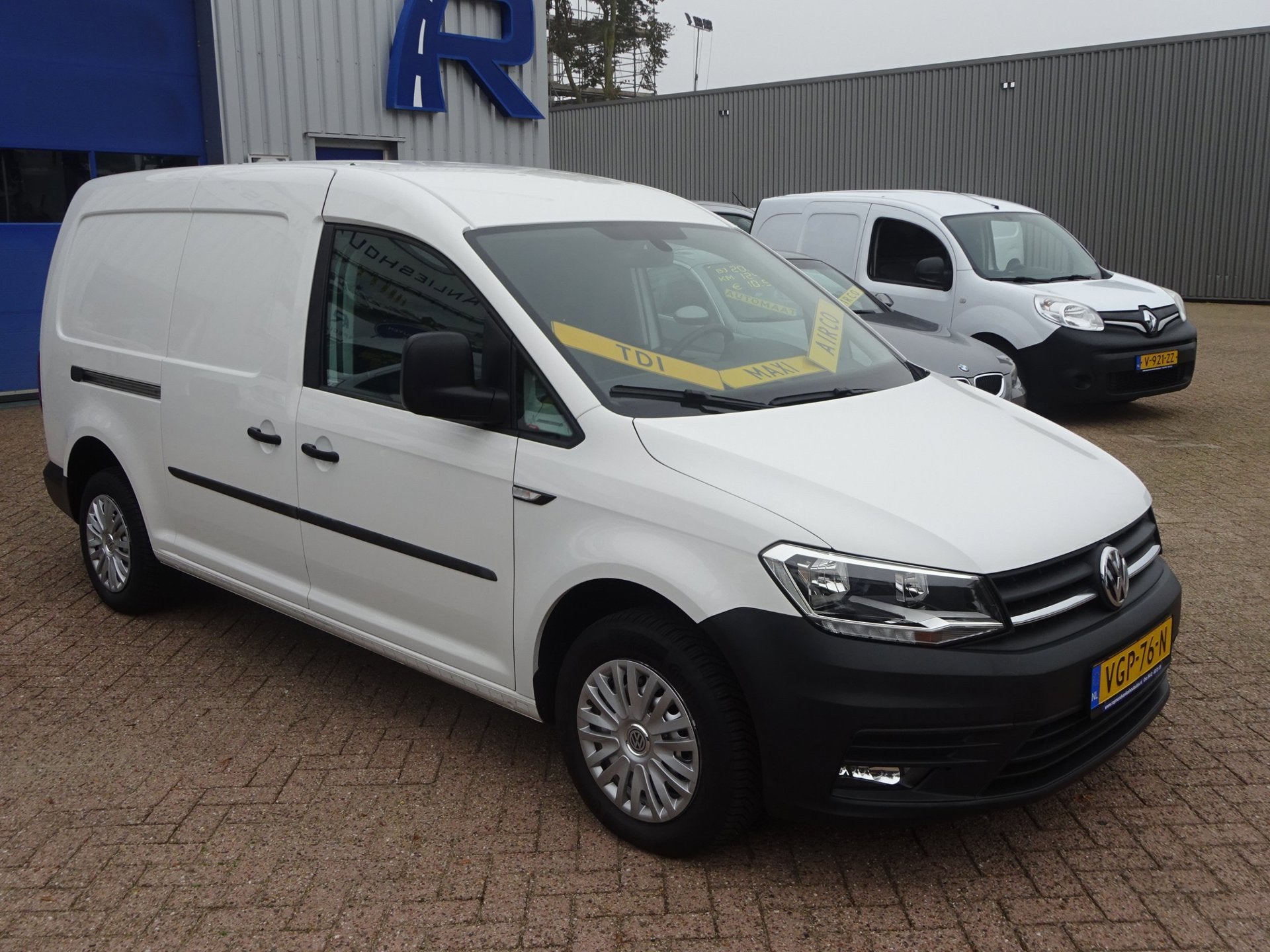 Volkswagen Caddy 2.0 TDI L2H1 VW MAXI LAADRUIMTE INRICHTING, Dealer onderhouden, Stof, Gebruikt, Euro 6