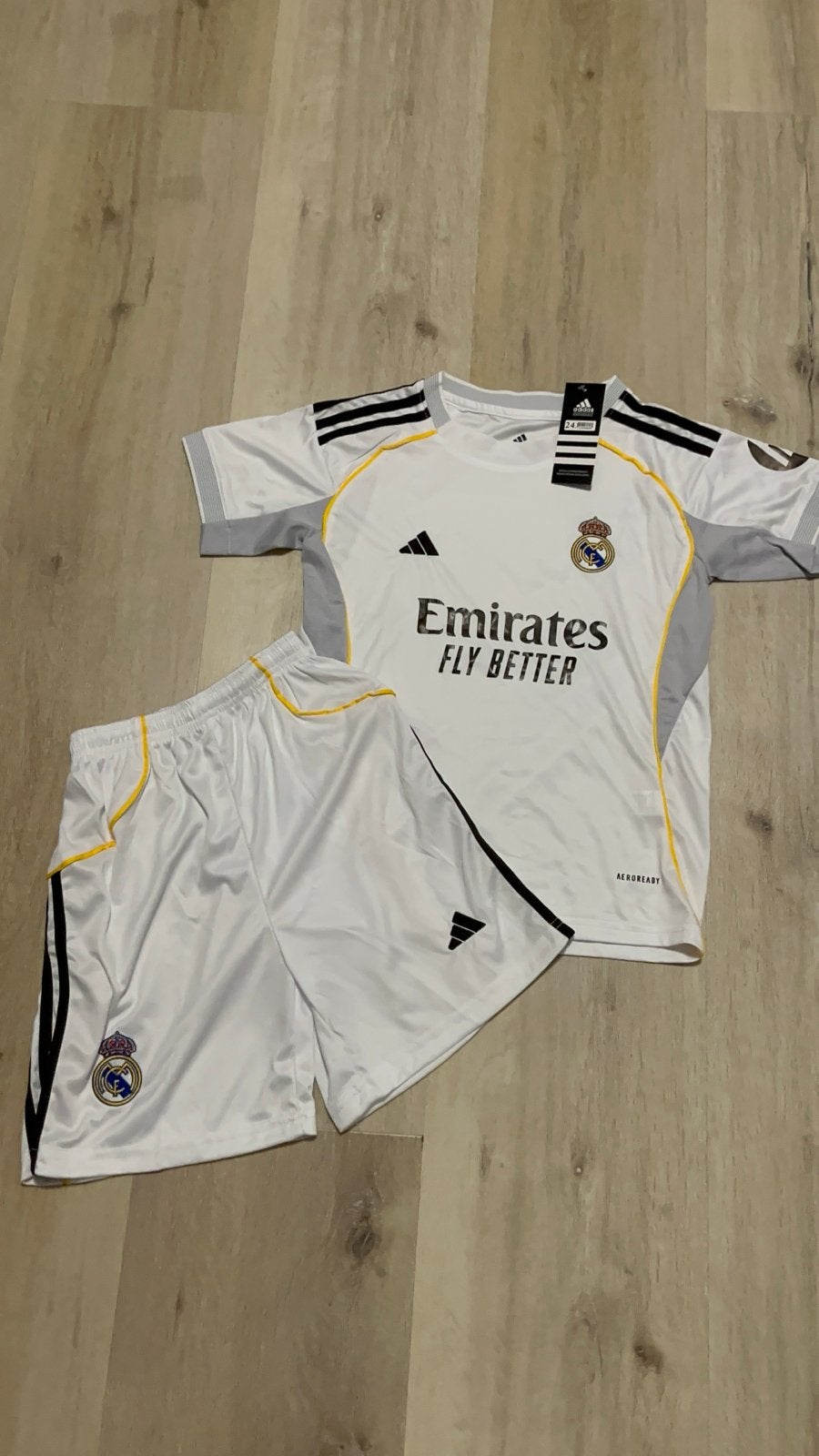 Nieuw Real Madrid tenue - Shirt en Broekje, Maat XS of kleiner, Verzenden, Nieuw, Set