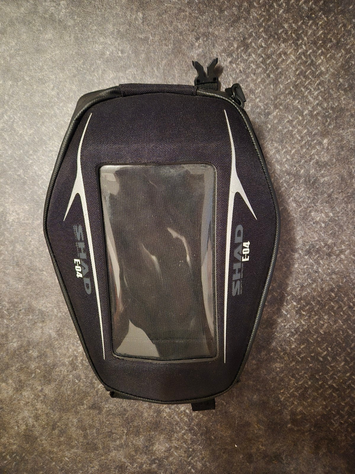 Tanktas Shad E-04, Ophalen