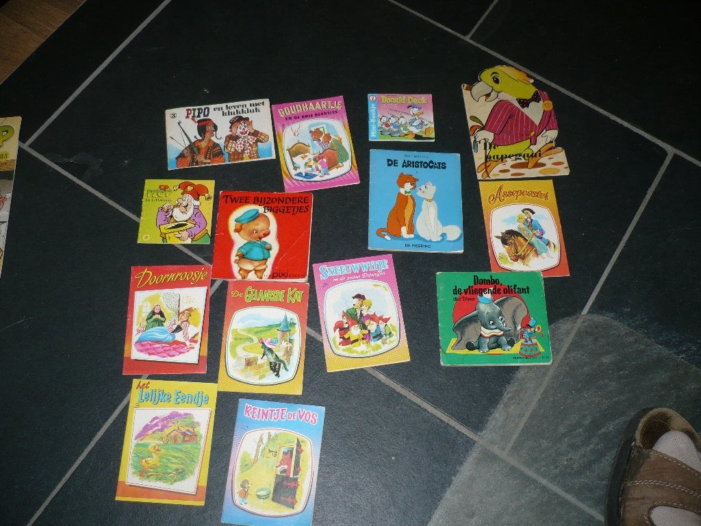 40 kleine voorlees boekjes, Ophalen of Verzenden, Gelezen, 1 tot 2 jaar
