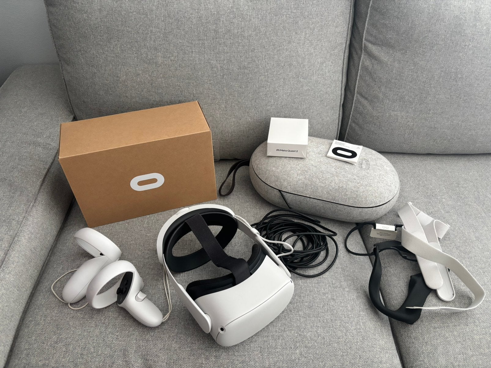 Oculus Quest 2 + Elite strap(batterij), hoes en Link Cable, Spelcomputers en Games, Virtual Reality, Ophalen of Verzenden, Zo goed als nieuw