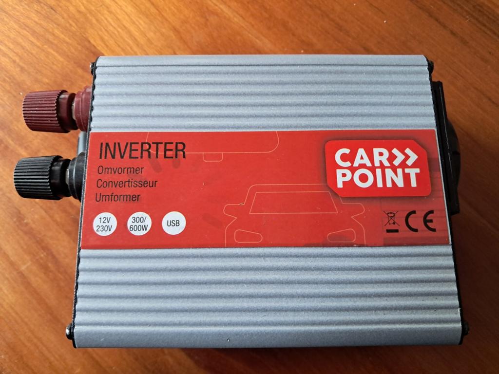 Carpoint Omvormer 12V naar 230V 300W/600W met USB, Ophalen of Verzenden, Gebruikt