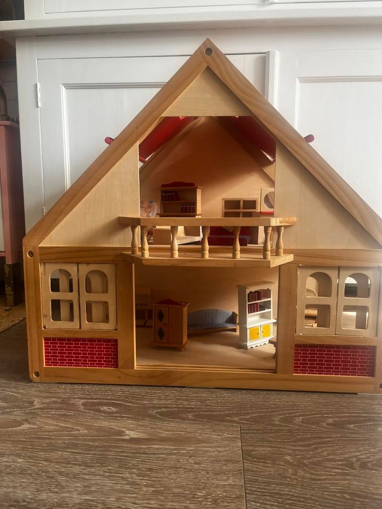 Poppenhuis met meubeltjes, Kinderen en Baby's, Speelgoed | Poppenhuizen, Ophalen of Verzenden, Zo goed als nieuw, Poppenhuis