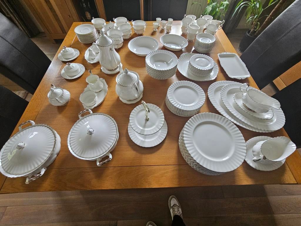 Royal Albert Chantilly Servies - 12 Personen - 130 Delig, Ophalen of Verzenden