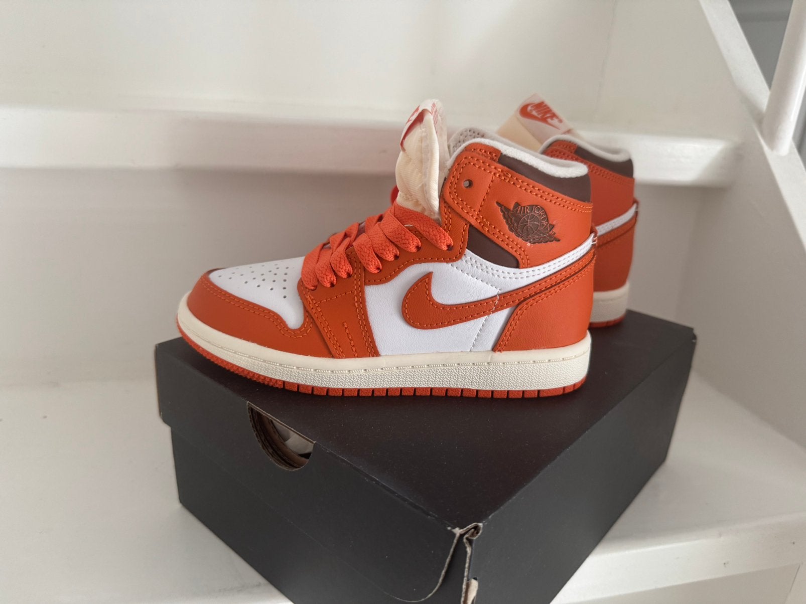 Nike Air Jordan 1 Retro High OG maat 28, Kinderen en Baby's, Jongen of Meisje, Schoenen, Nieuw, Ophalen of Verzenden