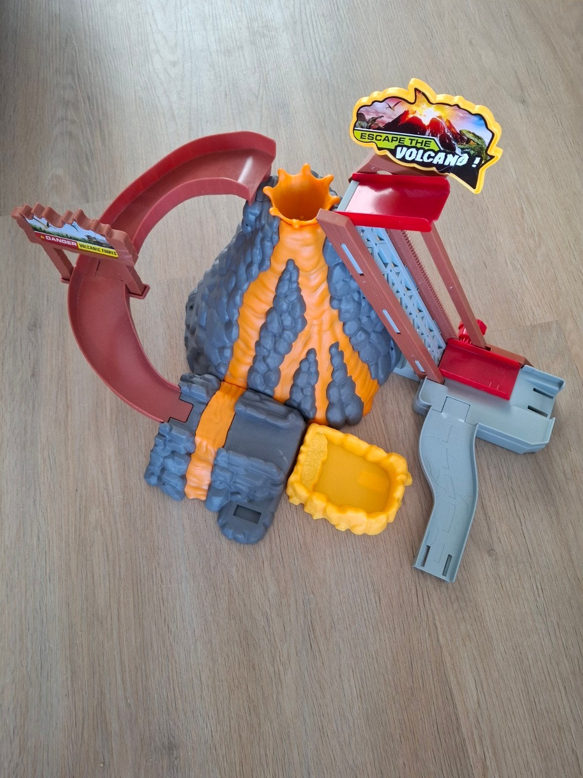 Hot Wheels Vulkaan Racebaan - Ontsnap aan de Vulkaan!, Zelf te bouwen, Ophalen of Verzenden, Hot Wheels, Handmatig